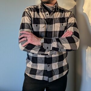 Banana Republic | Black and Cream Plaid Flannel Shirt (S)